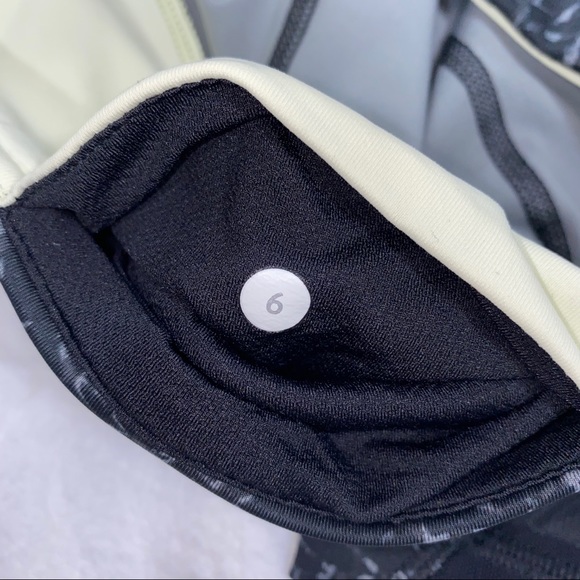 Lululemon Tight II in Snake Battleship Size 6 - Picture 6 of 11